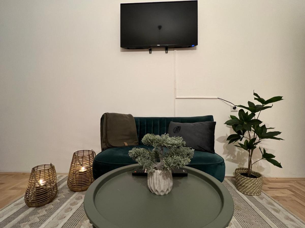 Le Royal Suites Sarajevo - City Center Екстер'єр фото